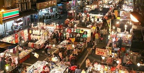 济南夜市觅踪 探访最热闹的日用百货宝地